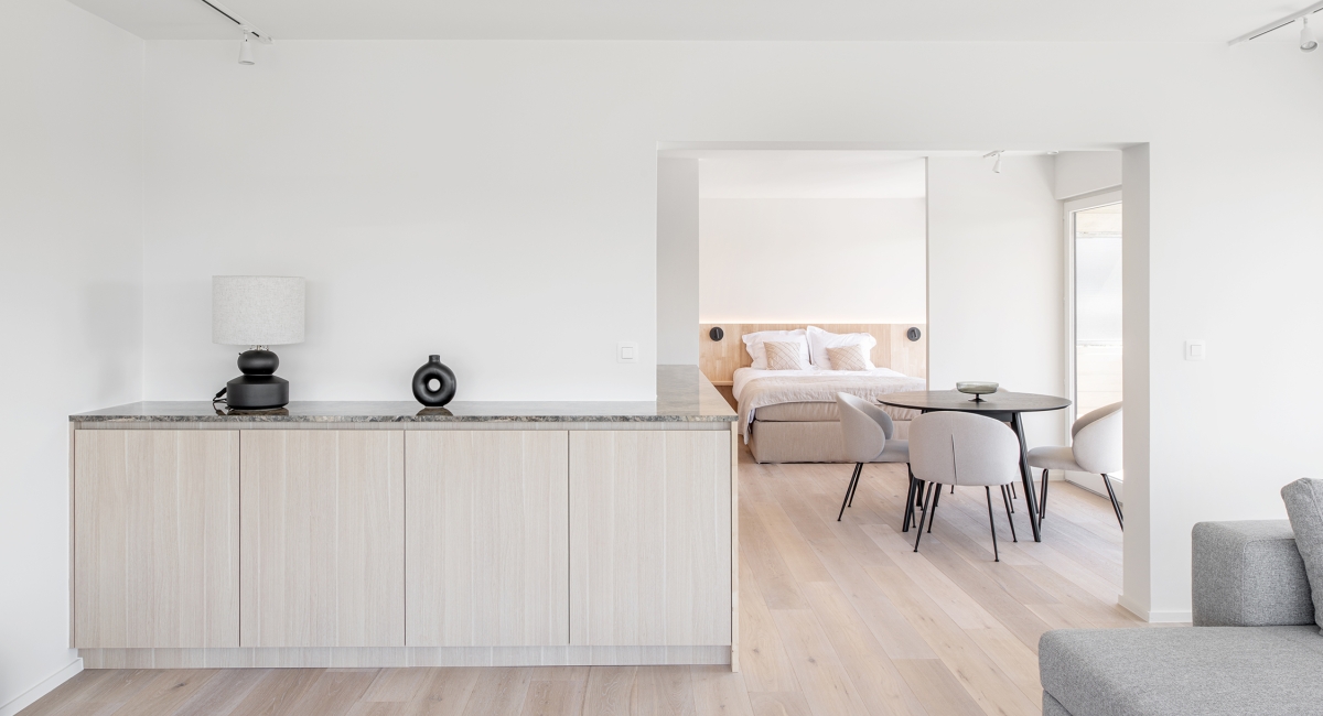 Vakantiewoning De Panne - doorzicht leefruimte slaapkamer