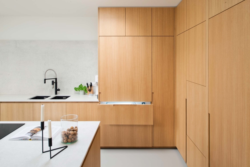 Woning D Sleidinge - keuken koellade open