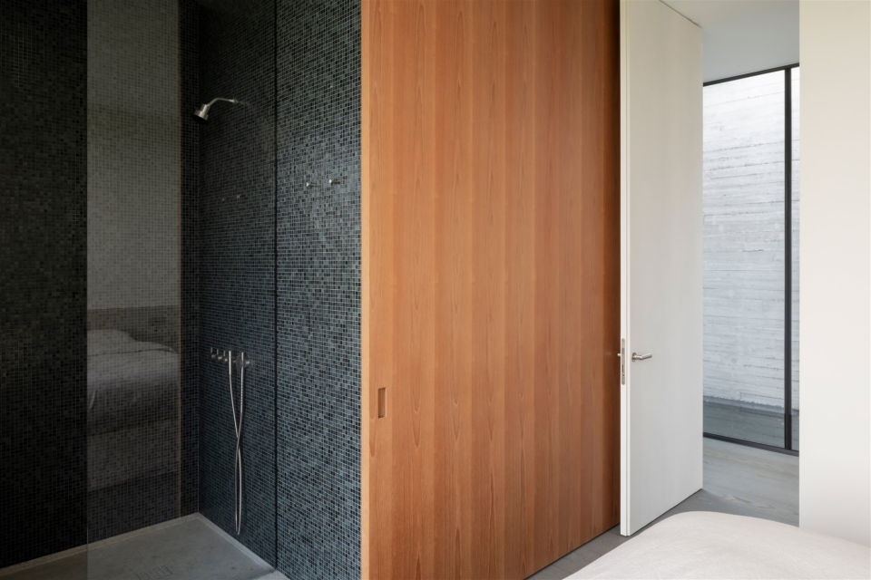 Woning M - badkamer mozaïek douche